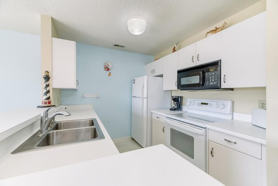 Kitchen (2)