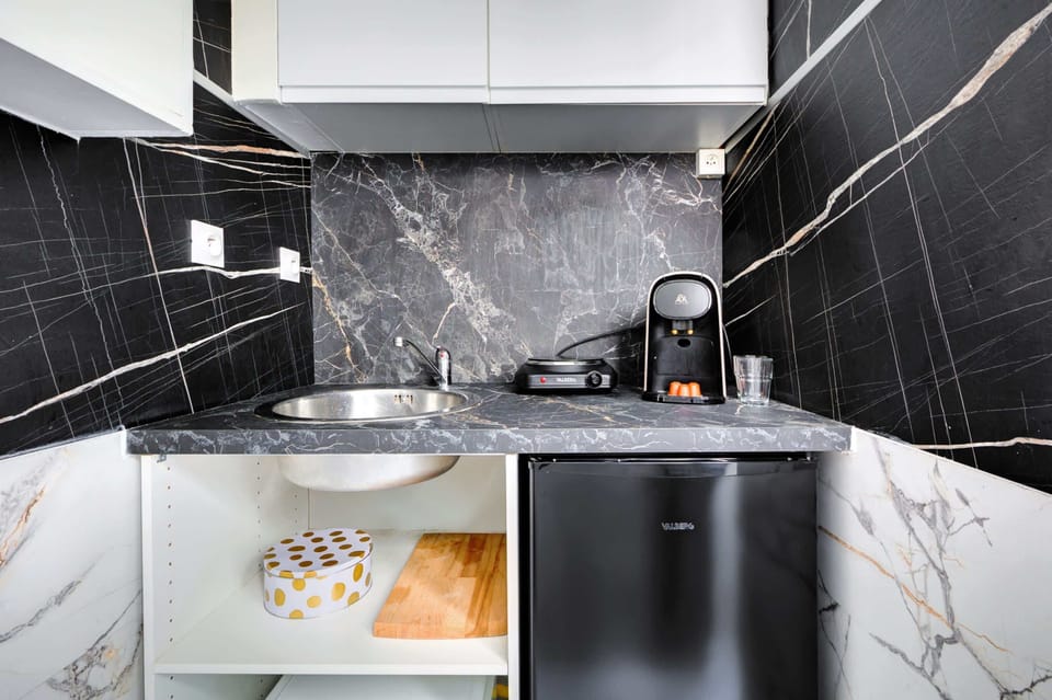 The kitchen is fully equipped to prepare a simple meal 