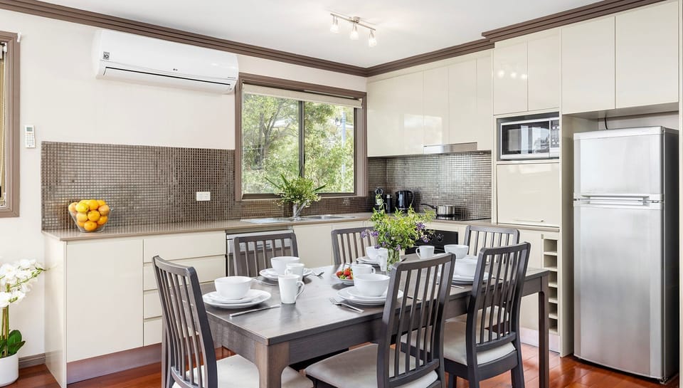 Lionel Gem | Kitchen | Dining