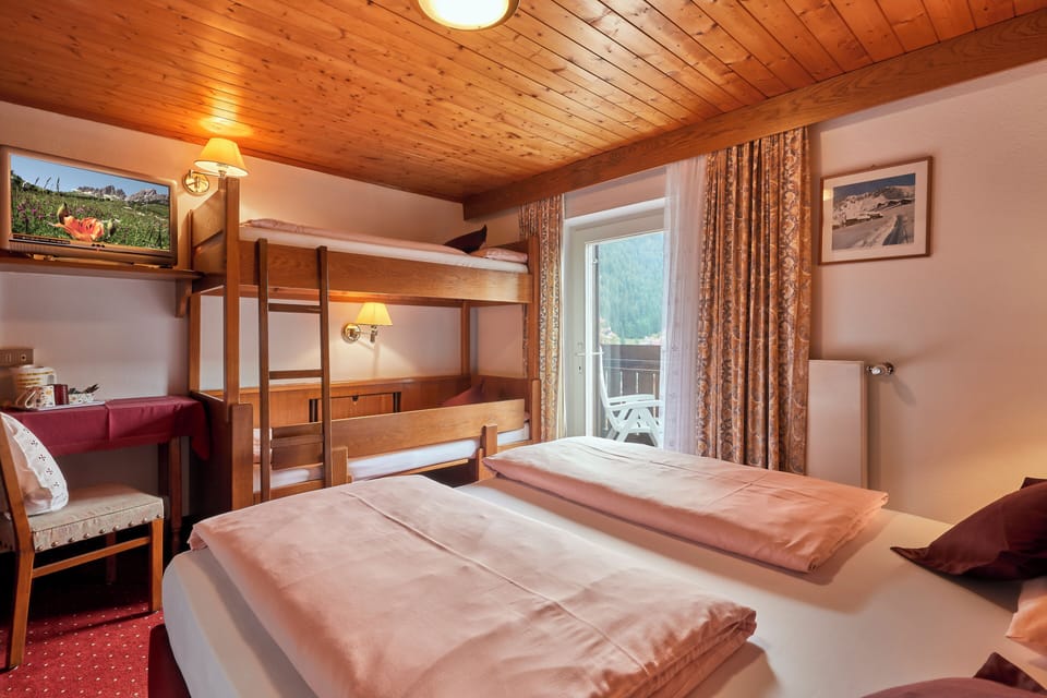 Standard Double Room | In-room safe, blackout drapes, free WiFi, bed sheets