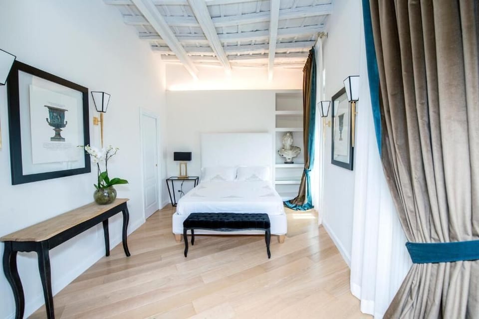 Deluxe Room, Non Smoking, Private Bathroom | Hypo-allergenic bedding, down comforters, memory foam beds, minibar