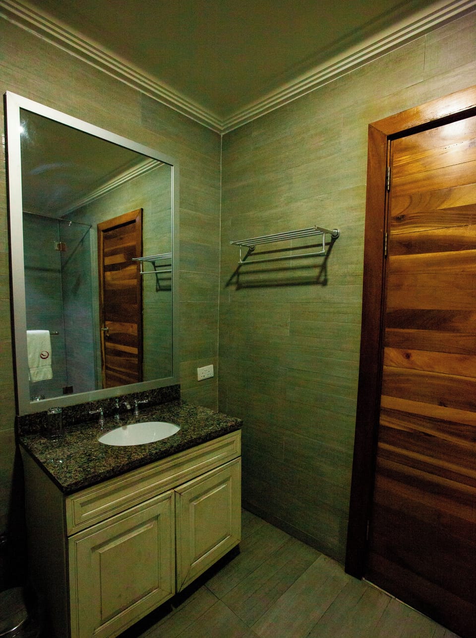 Shower, soap, shampoo, toilet paper