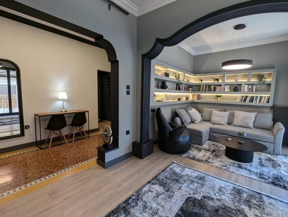 Deluxe Apartment, 2 Bedrooms | Living area