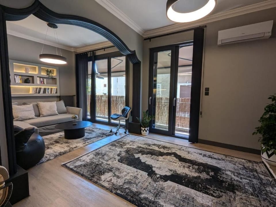 Deluxe Apartment, 2 Bedrooms | Living area