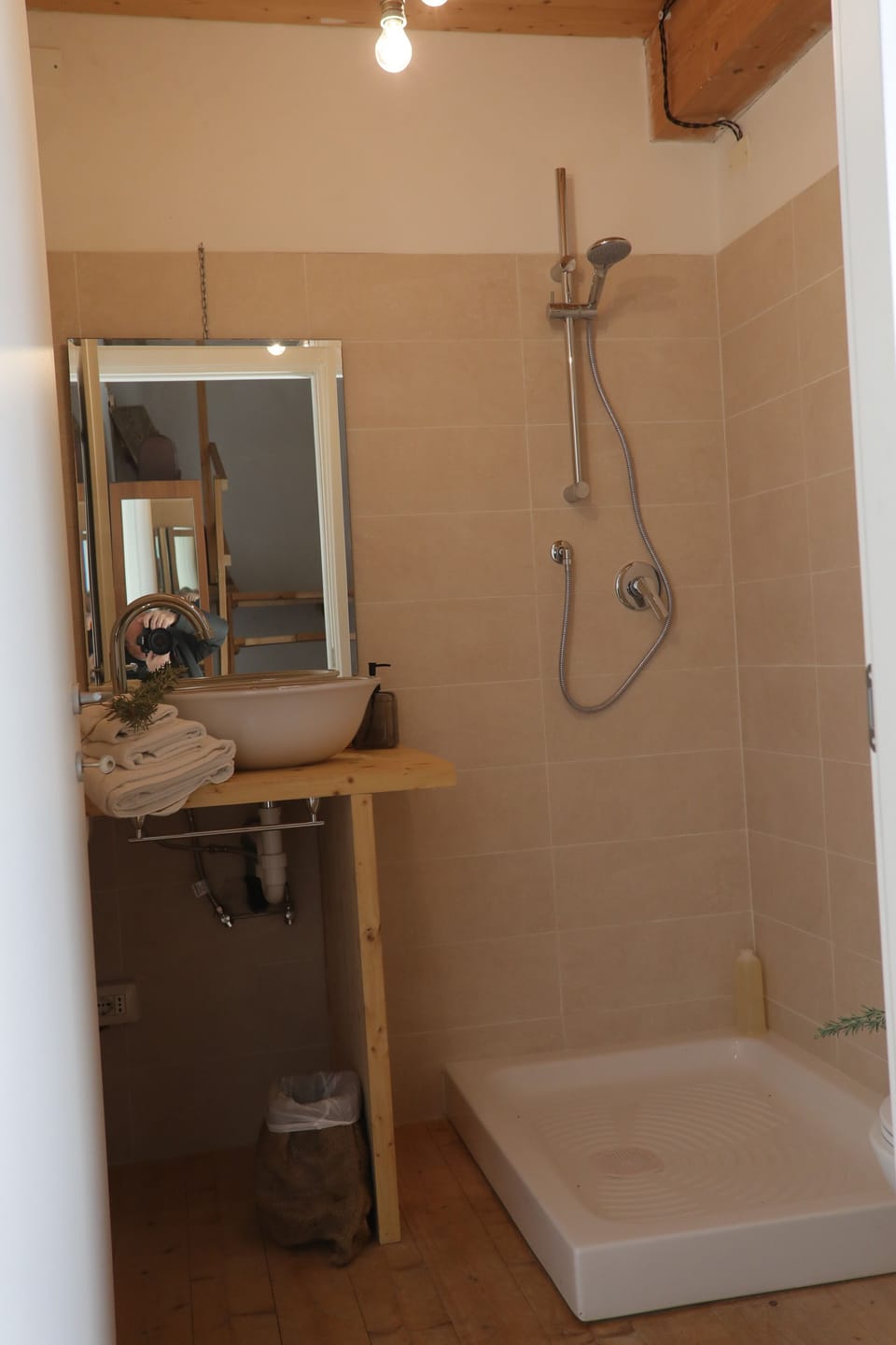I Mezzardi | Bathroom | Hair dryer, towels, soap, shampoo