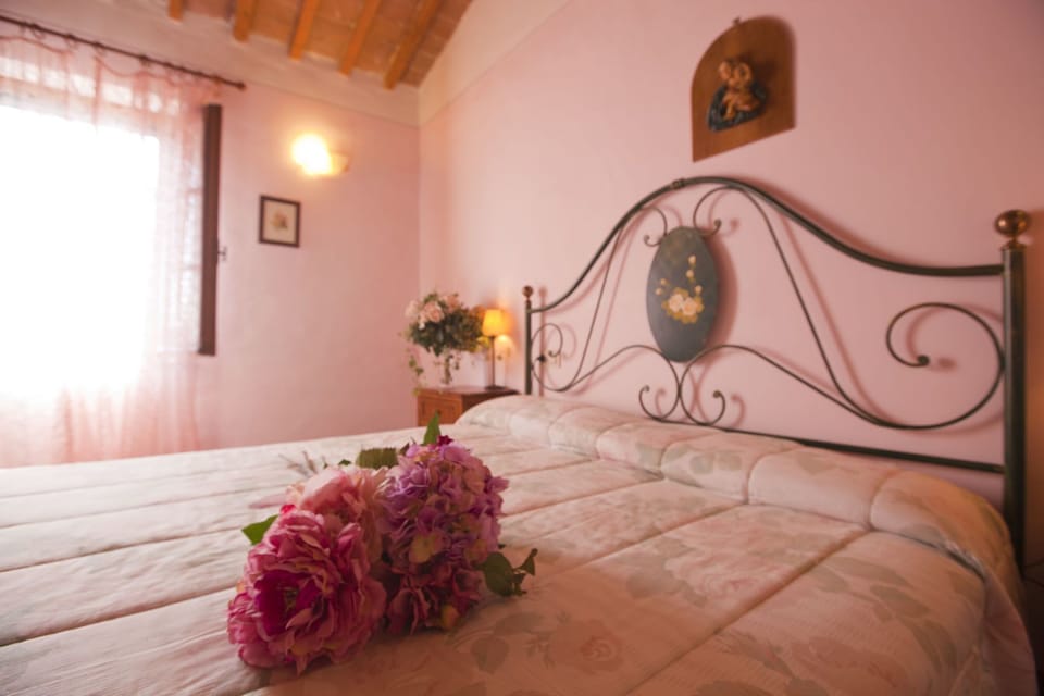 Apartment, 1 Bedroom, Private Bathroom | Iron/ironing board, free WiFi, bed sheets