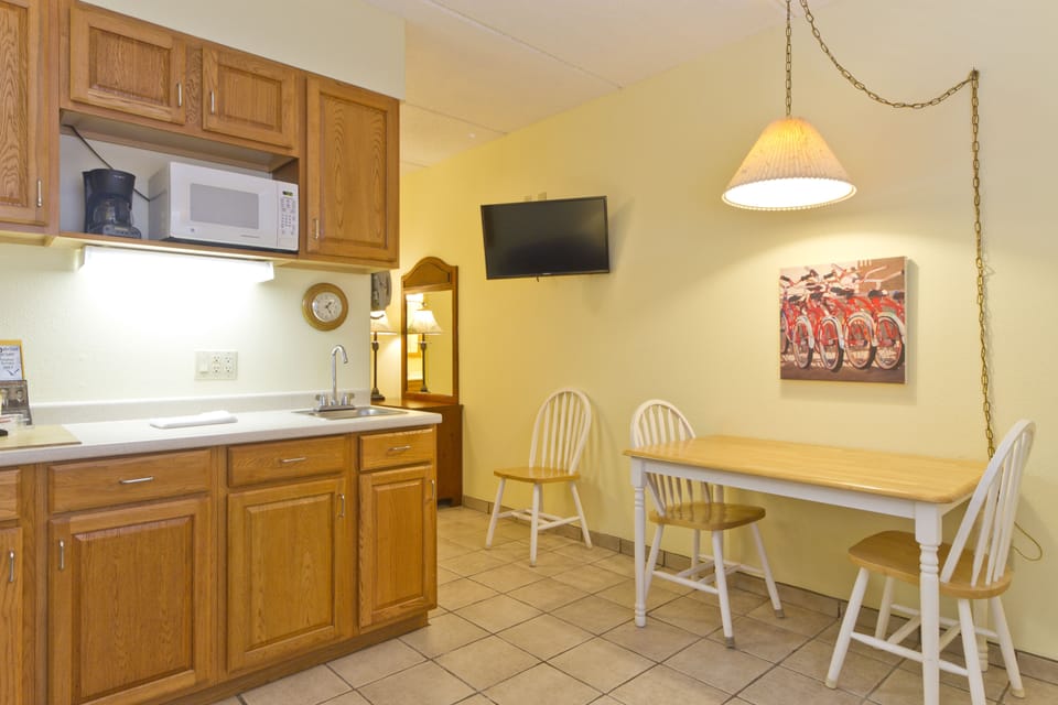 Suite | In-room dining