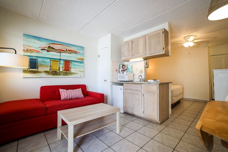 Suite | Iron/ironing board, free WiFi, bed sheets