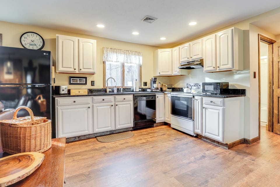 Kitchen | Cooking Basics Supplied