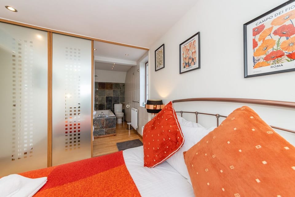 Main bedroom.