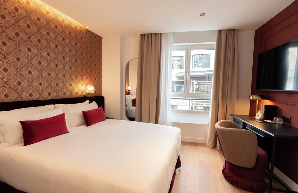 Deluxe Double Room, Accessible | Premium bedding, down comforters, in-room safe, soundproofing