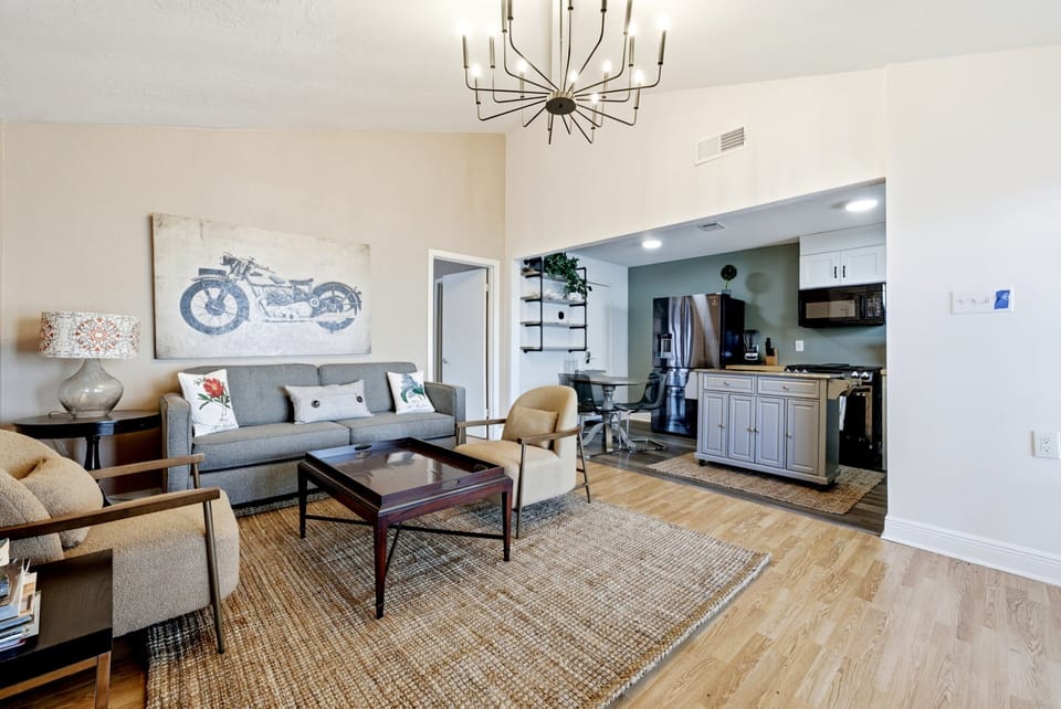 Duplex, 1 Bedroom | Living area | Smart TV