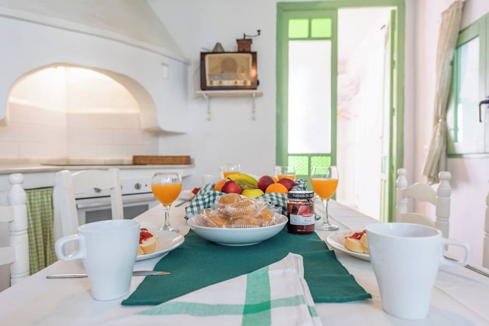 Apartment, 4 Bedrooms, Smoking | Dining