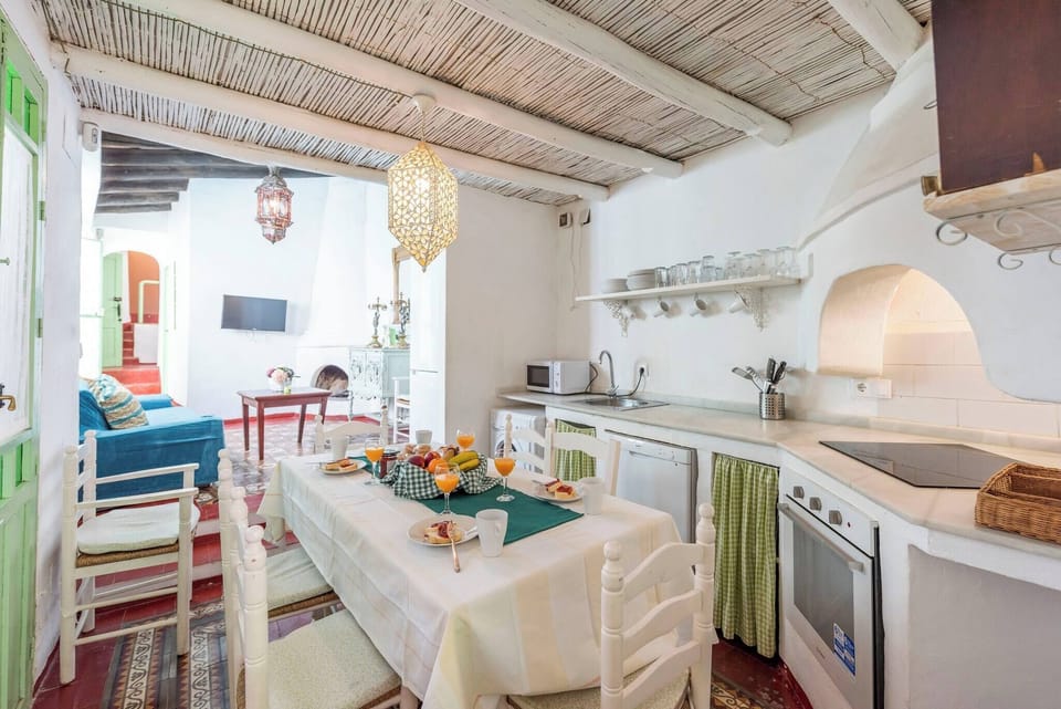 Apartment, 4 Bedrooms, Smoking | Private kitchen