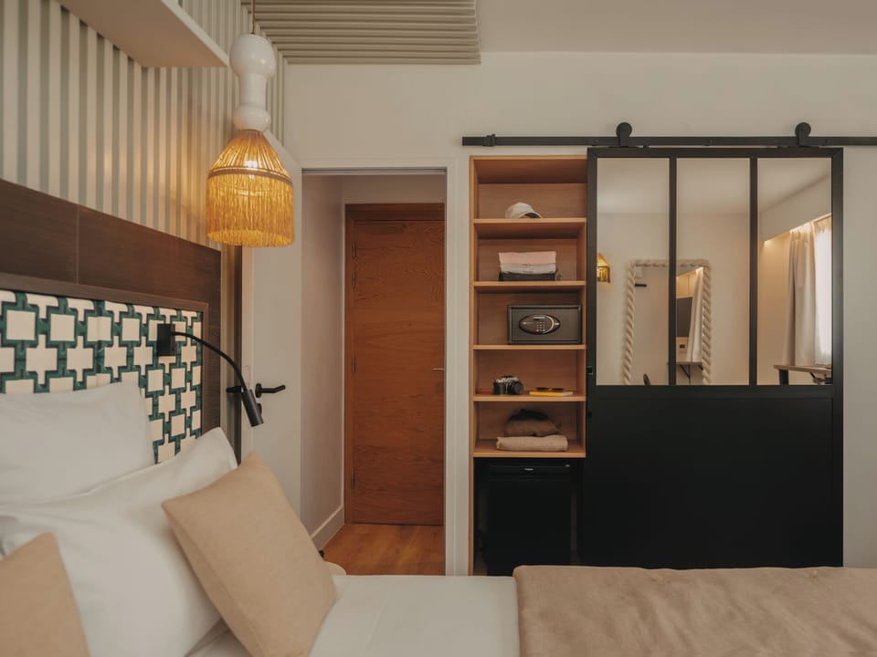 Comfort Room, Partial Sea View | In-room safe, free WiFi, bed sheets
