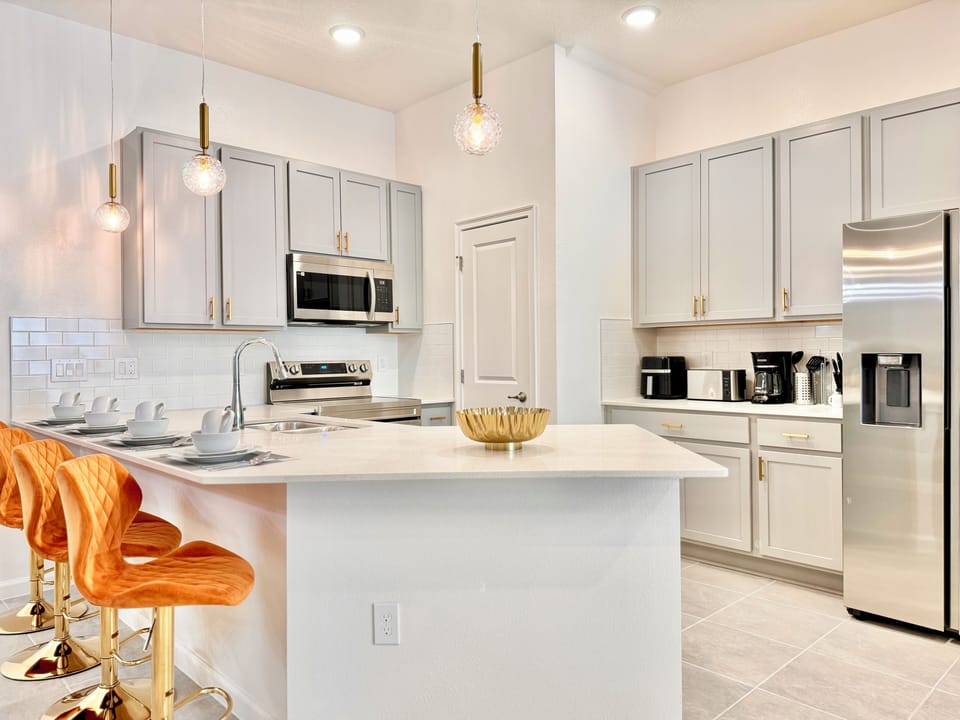 Modern Kitchen: Cook in Style with Stainless Steel