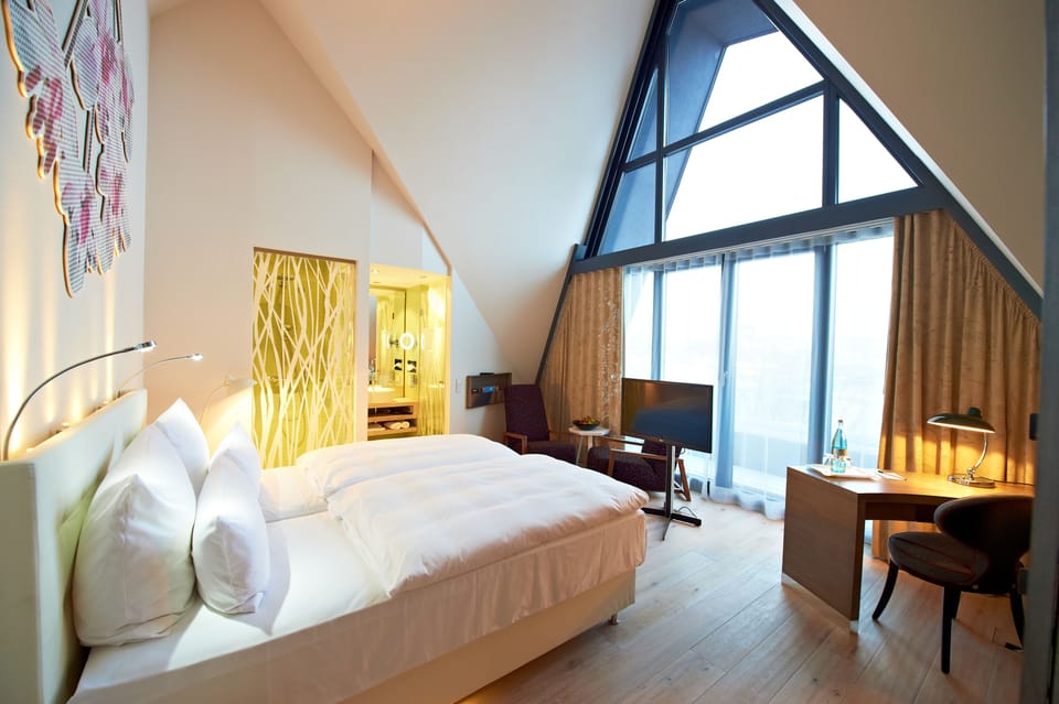 Hypo-allergenic bedding, in-room safe, individually decorated