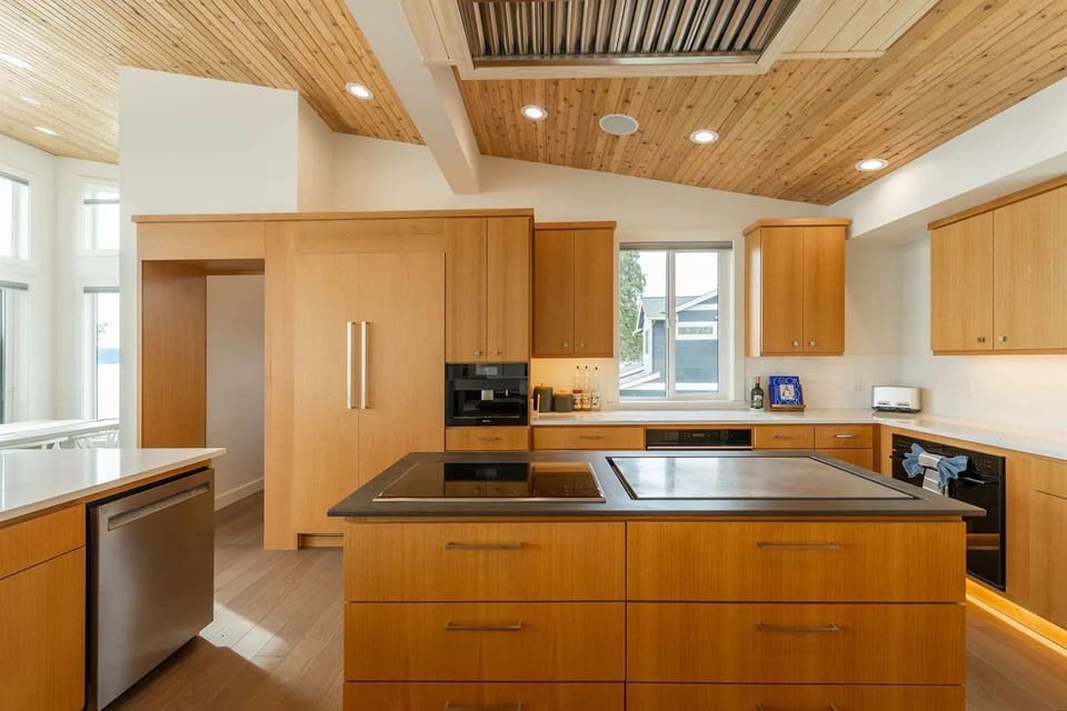 A cooktop perfect for weekend morning pancakes.