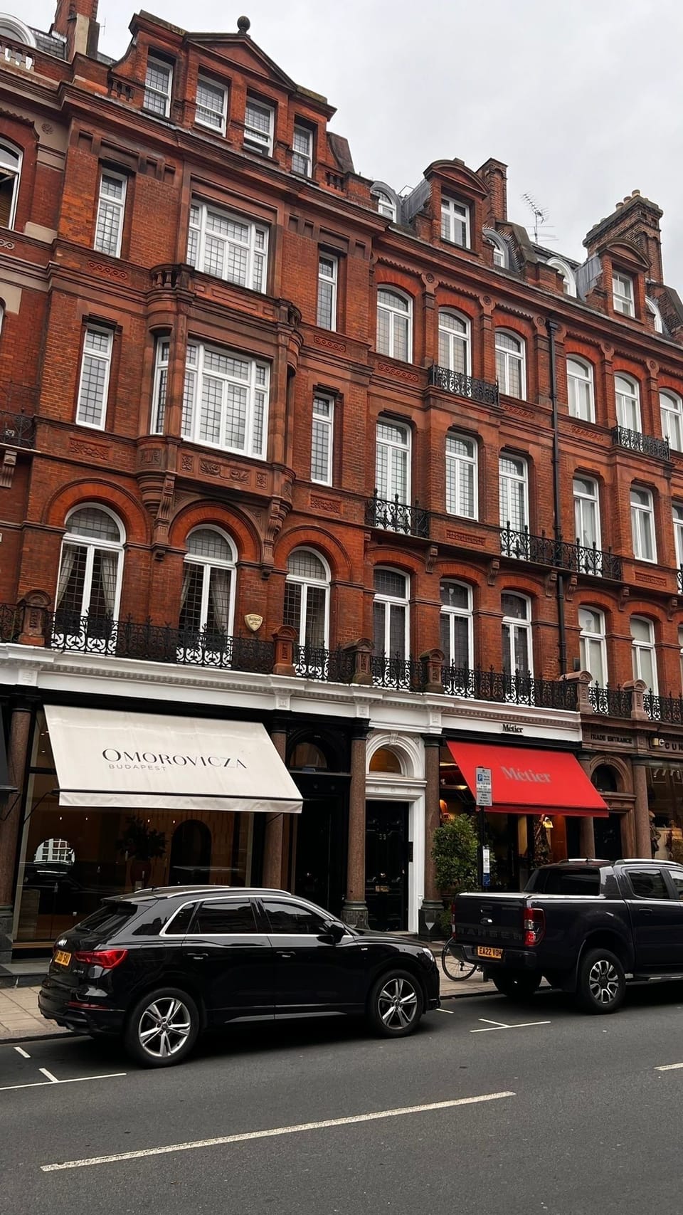 South audley street
Parking