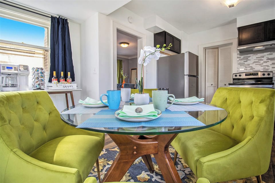 Table set up for the 4-seater dining area in the kitchen