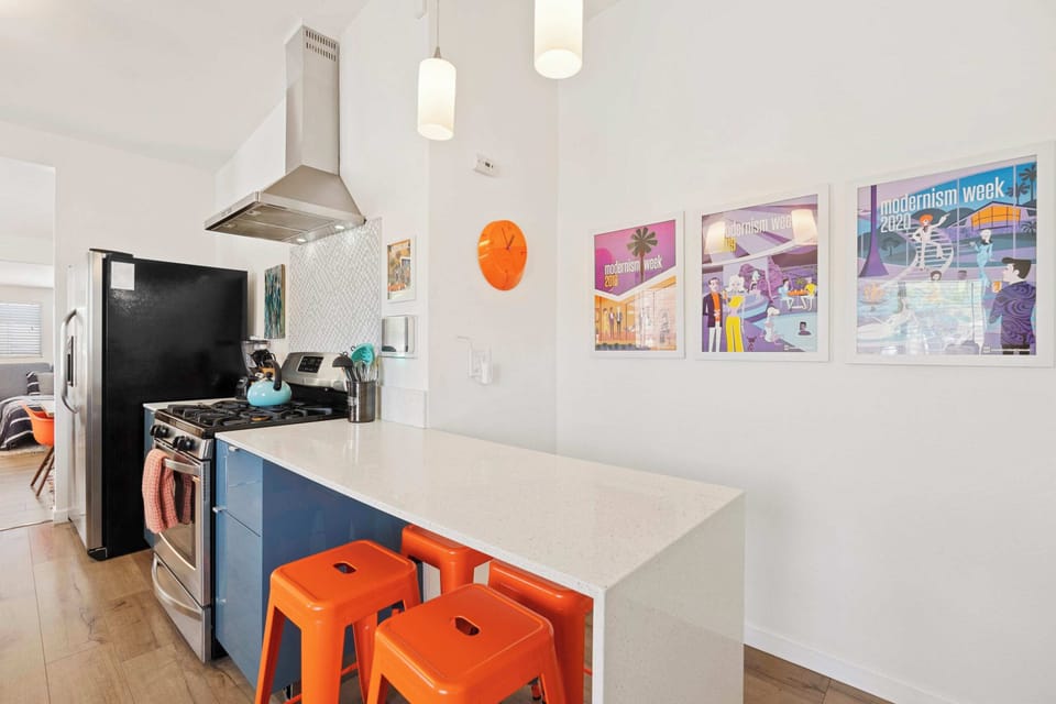 House, Multiple Beds, Pool Access, Pool View (Modern Heart Oasis) | Private kitchen | Fridge, microwave, oven, stovetop