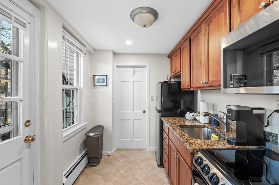 The kitchen has everything you'll need for making a meal.