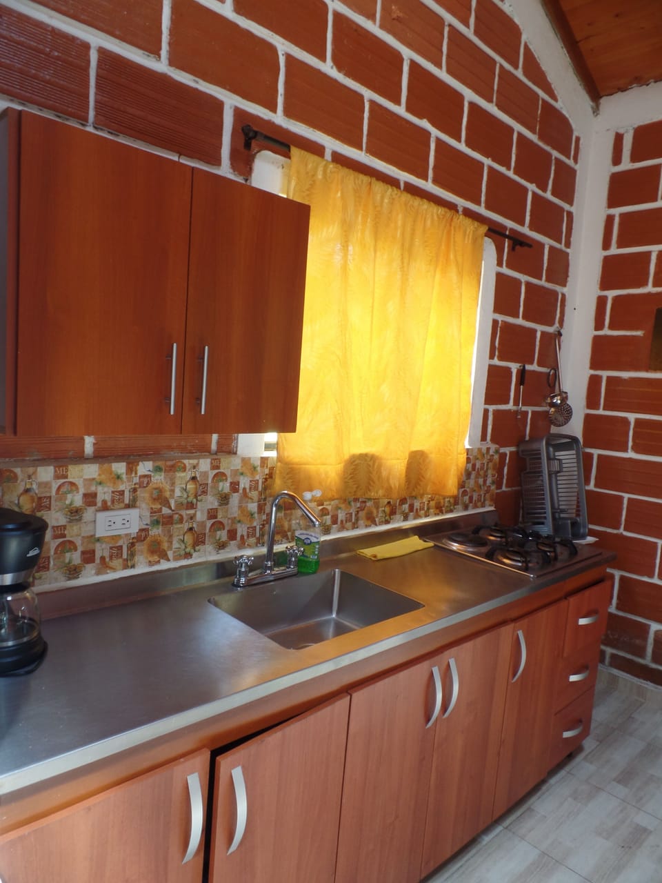 Cottage, Garden View | Private kitchen | Blender, freezer