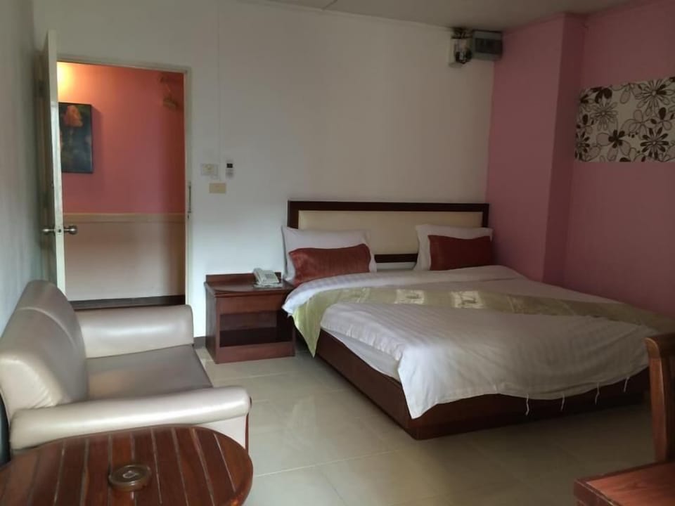 Double Room | Free WiFi, bed sheets