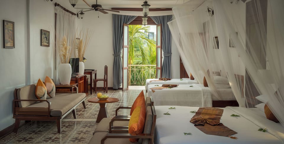 Governor Suite Room | Premium bedding, minibar, in-room safe, desk