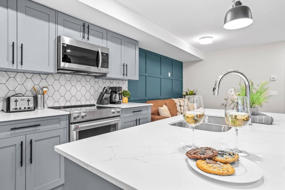Disclaimer: Cookies and wine were used for photoshoot purposes only.