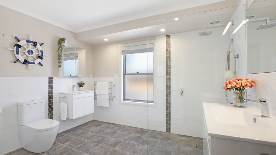 Coastal Bungalow | Bathroom | Linen provided