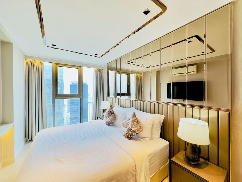 Sapphire Room | Living area | 55-inch flat-screen TV with cable channels