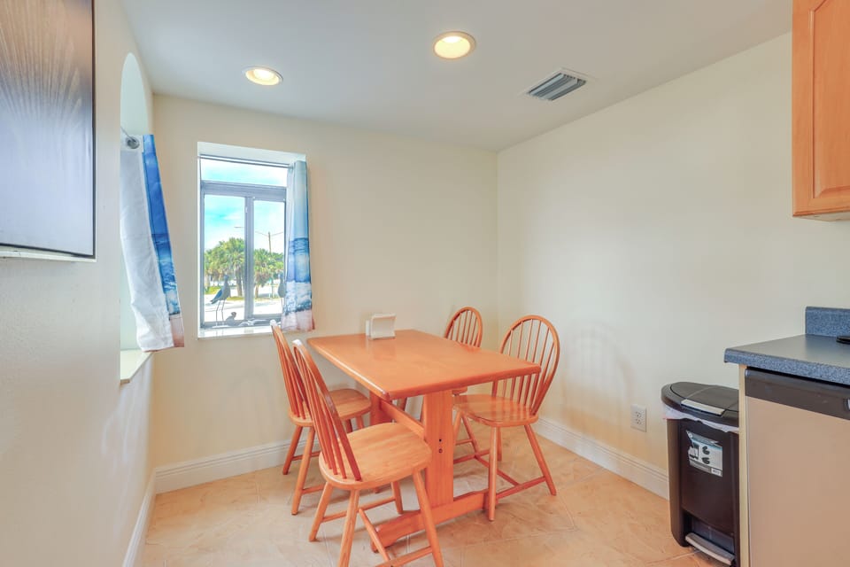 Dining Area | 1st Floor