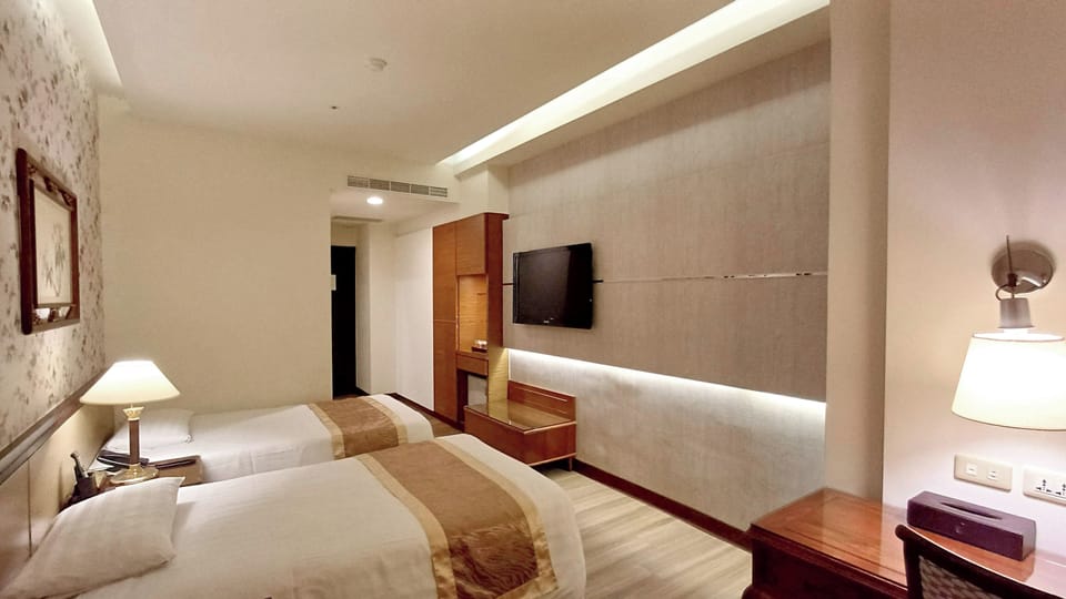 Economy Twin Room | Premium bedding, in-room safe, desk, soundproofing