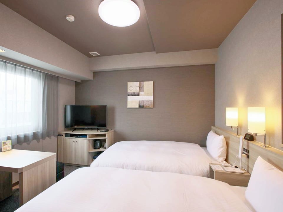 Desk, laptop workspace, iron/ironing board, free WiFi