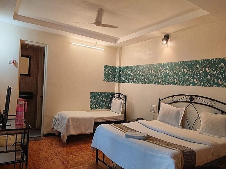 Standard Triple Room, City View
