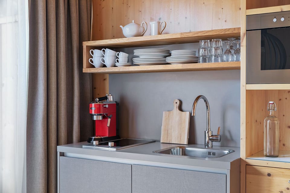 Apartment, Kitchenette (Ahornspitz / add. Final Cleaning Fee 25 EUR) | Private kitchen | Espresso maker, full-size fridge, microwave, electric kettle