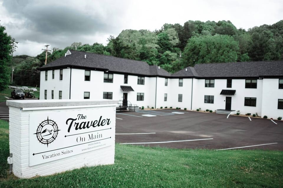 Welcome to The Traveler on Main!
