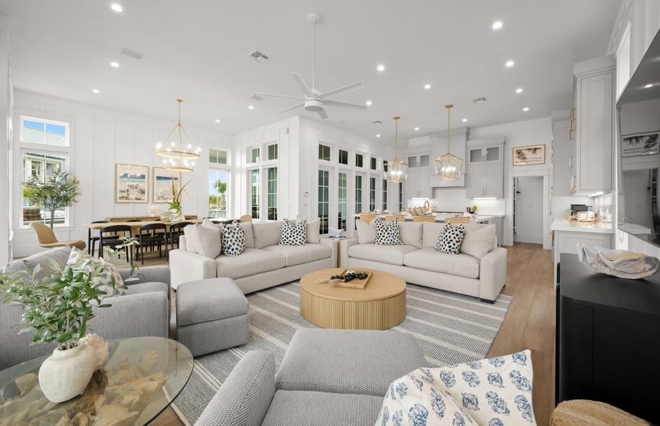 1st Floor Livingroom