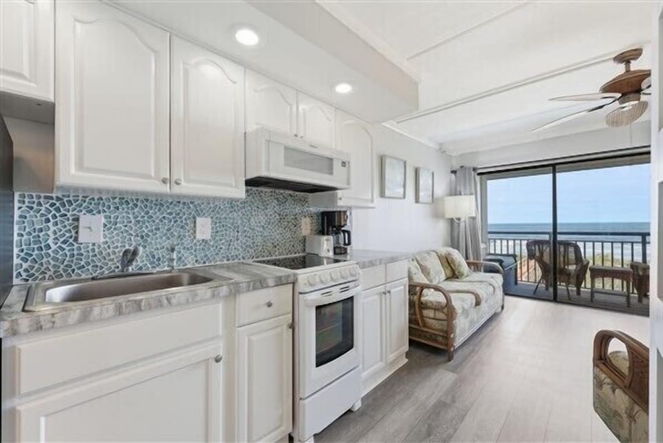 Condo 305