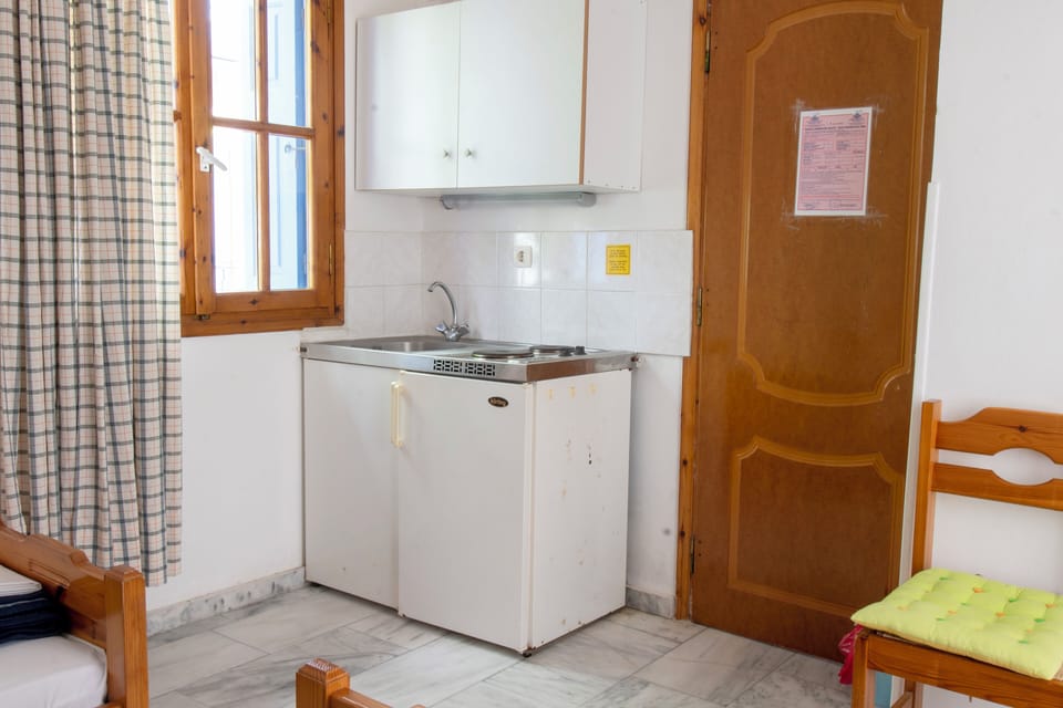 Deluxe Double or Twin Room, Balcony, Courtyard View | Free WiFi, bed sheets