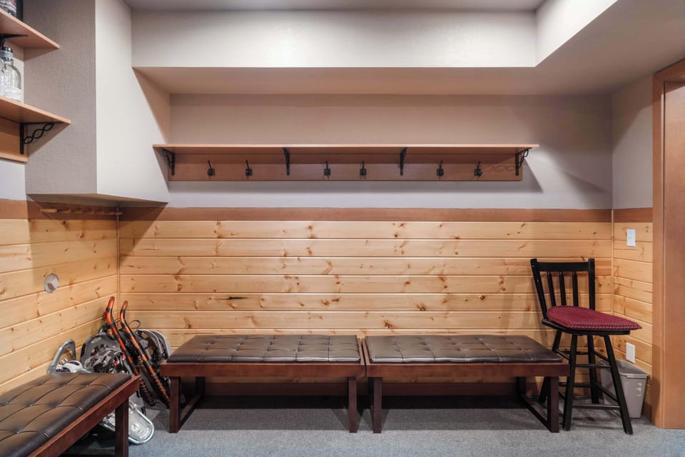This room, right at the entrance to the cabin is the perfect ski gear storage room!