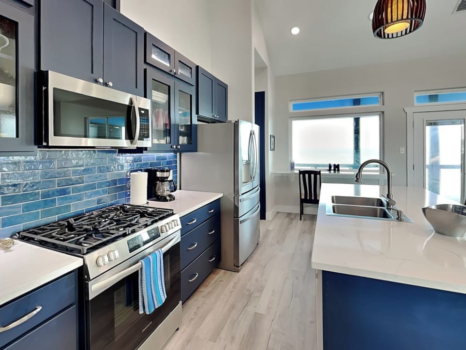Kitchen - Breakfast Bar, Second Level