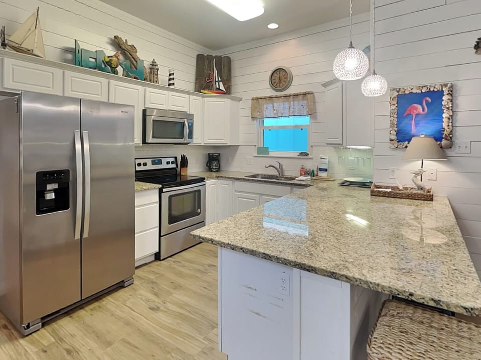 Full Size Kitchen
