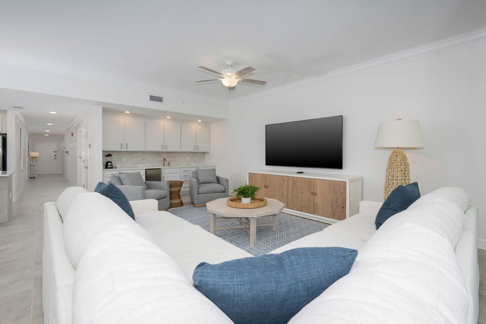 Create memorable moments with loved ones on vacation and unwind in this welcoming beachfont rental