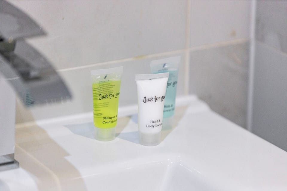 Bathroom amenities