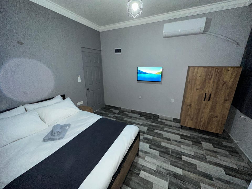 Classic Suite | Premium bedding, down comforters, free minibar, individually decorated