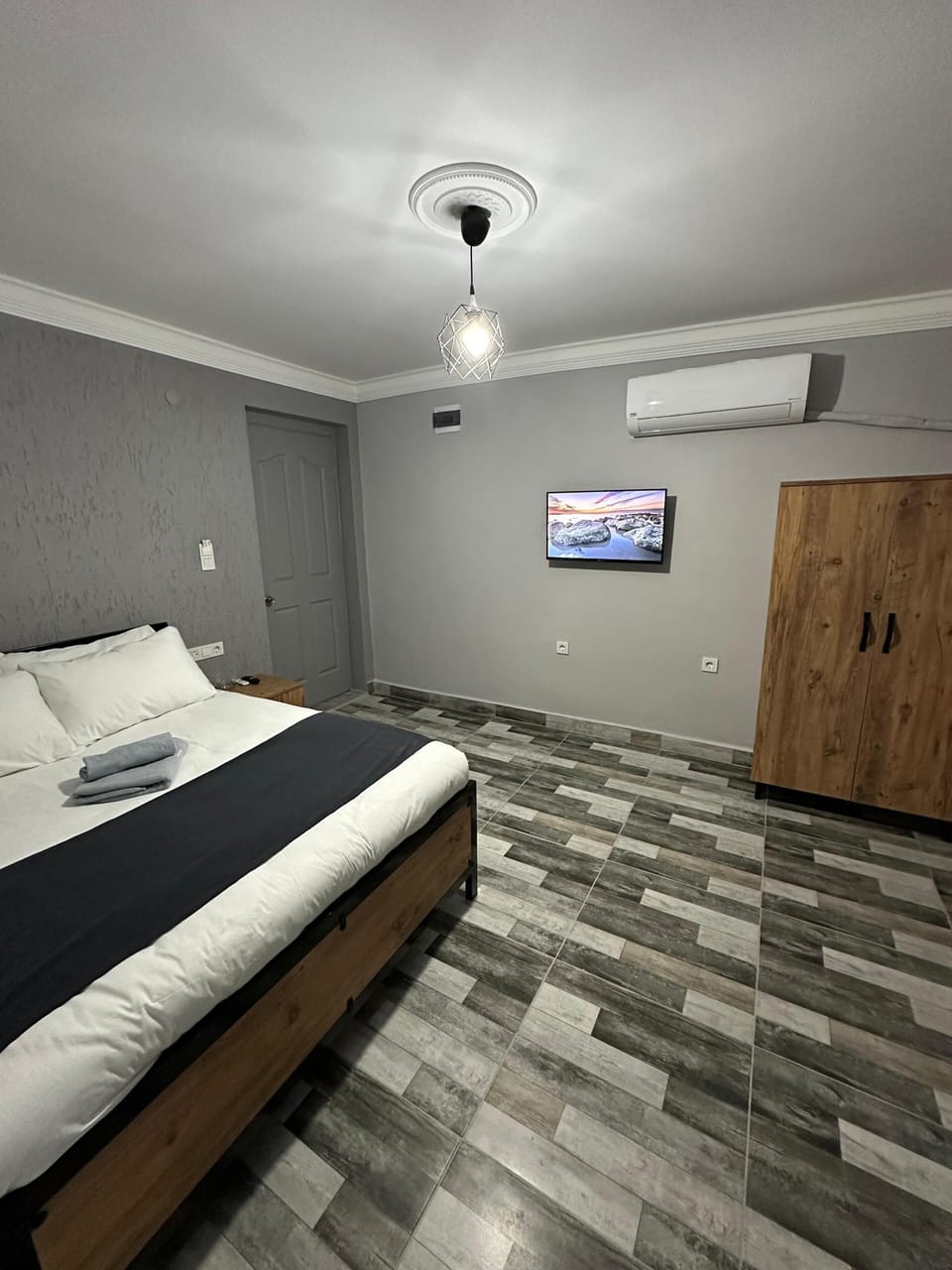 Premium bedding, down comforters, free minibar, individually decorated
