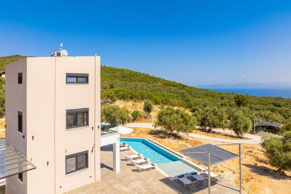Beautiful villa with private pool and terrace with sea views