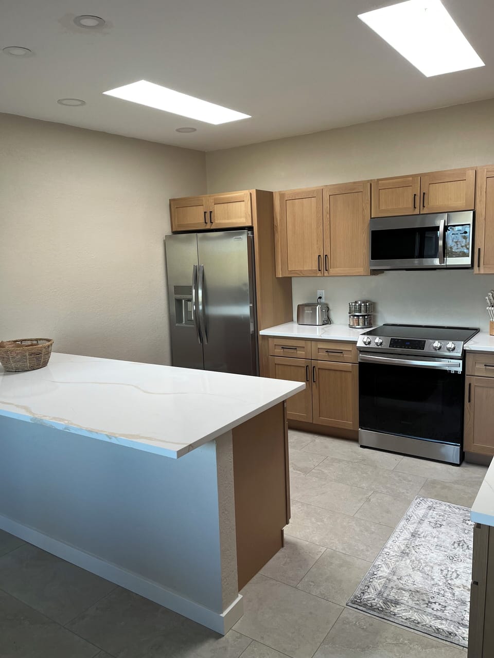 Full appliances and coffee maker